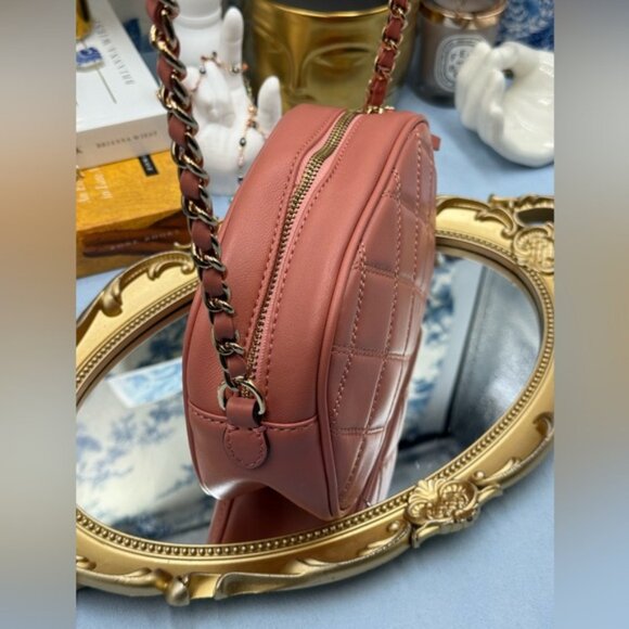 🆕 TORY BURCH 🧿 NWOT Savannah Chain Link Camera Bag, Pink Salmon AUTHENTICATED - Picture 6 of 16